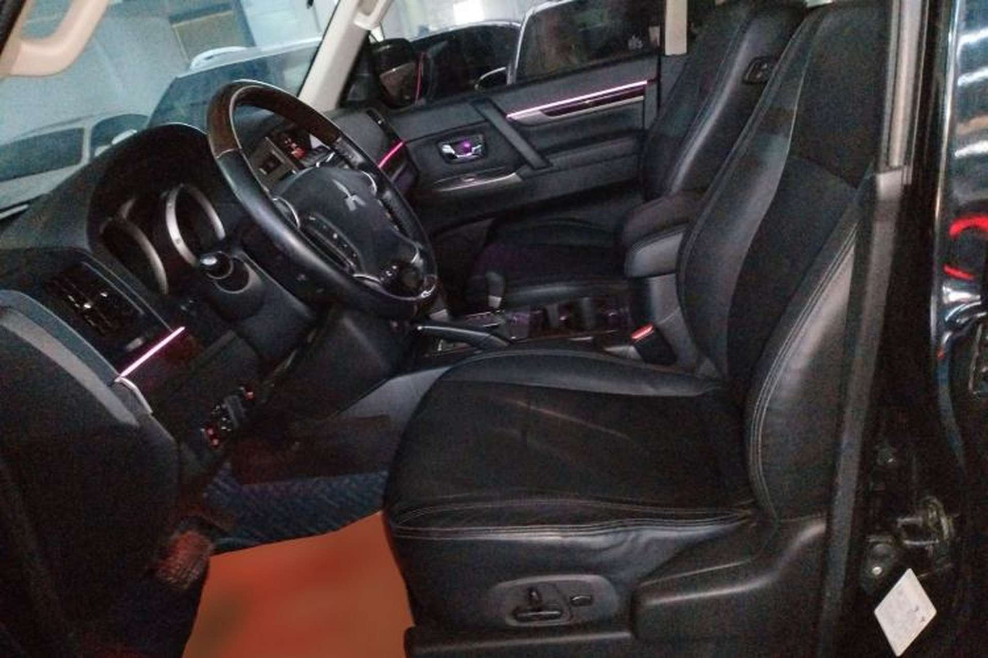 Used Mitsubishi Pajero 2019 V97 3.8L 5-Door GLS Middle East Edition Left Front Seat