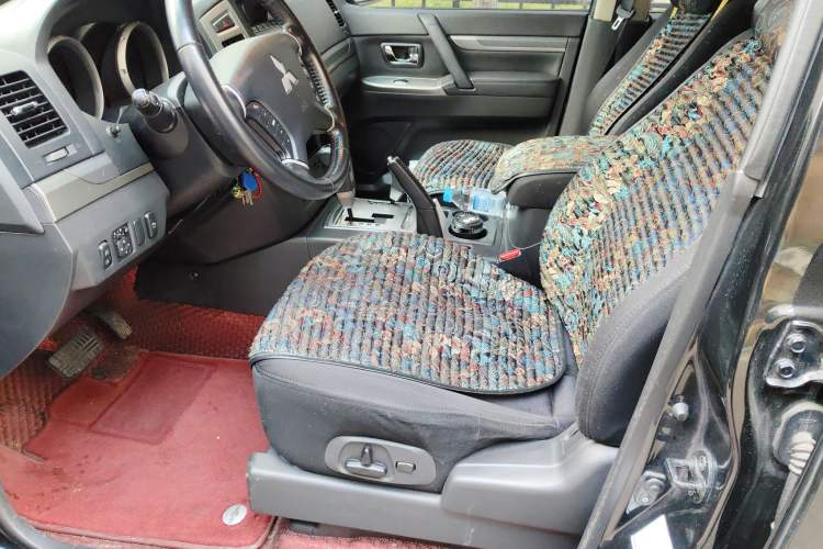 Used Mitsubishi Pajero 2019 3.0L Automatic Standard Edition Left Front Seat