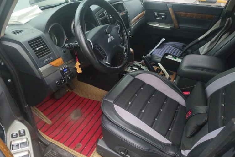 Used Mitsubishi Pajero 2019 3.0L Automatic Prestige Edition Left Front Seat