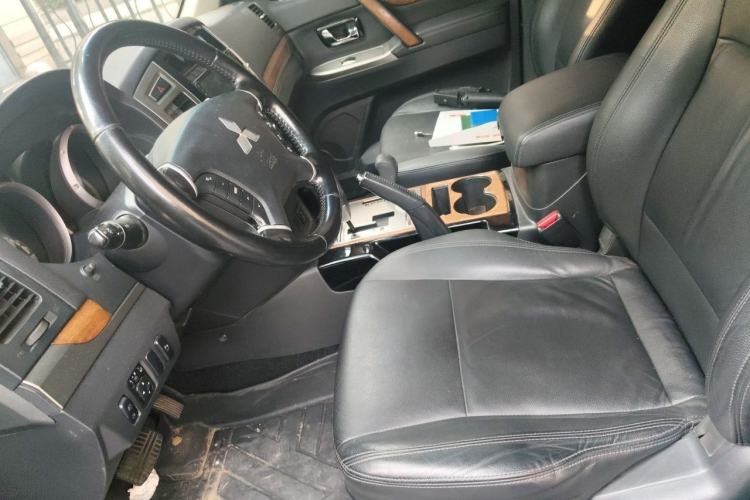 Used Mitsubishi Pajero 2019 3.0L Automatic Luxury Edition Left Front Seat