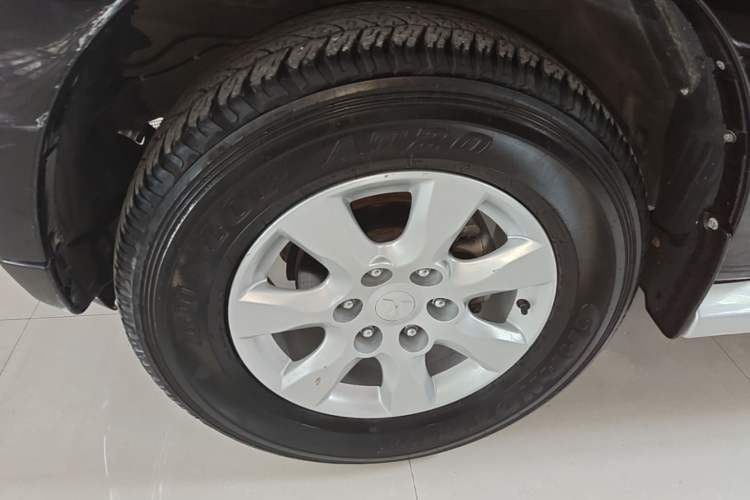 Used Mitsubishi Pajero 2019 3.0L Automatic Comfort Edition Left Front Wheel Hub