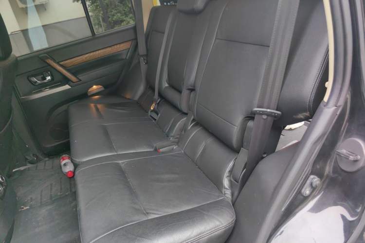 Used Mitsubishi Pajero 2019 3.0L Automatic Luxury Edition Left Rear Seat