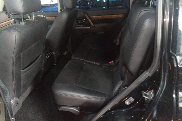 Used Mitsubishi Pajero 2019 3.0L Automatic Comfort Edition Left Rear Seat