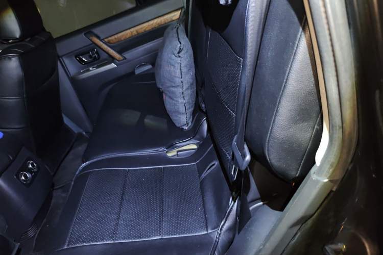 Used Mitsubishi Pajero 2019 3.0L Automatic Comfort Edition Left Rear Seat