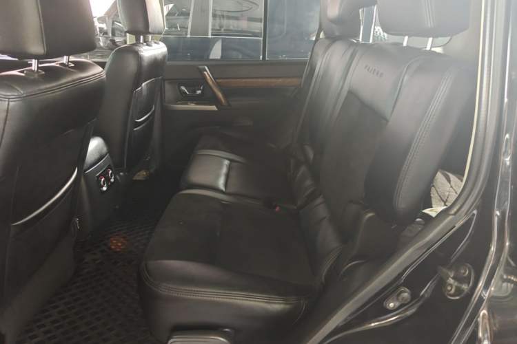 Used Mitsubishi Pajero 2019 3.0L Automatic Comfort Edition Left Rear Seat