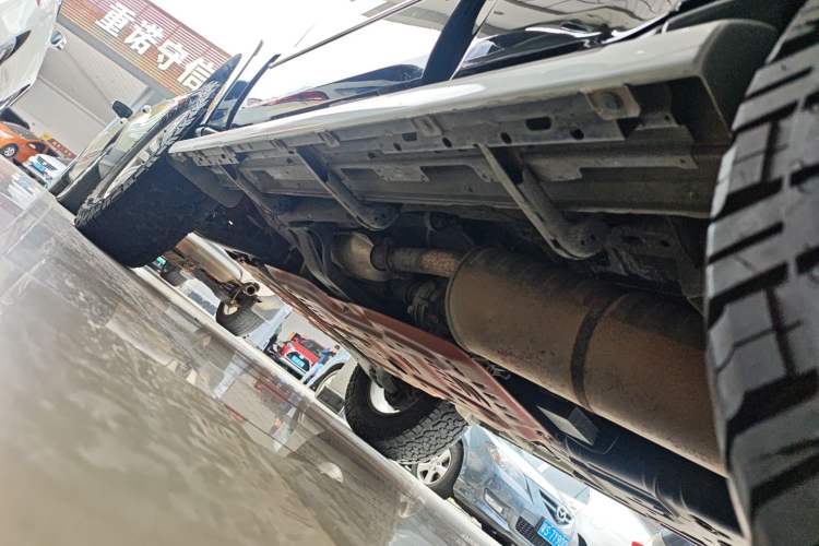 Used Mitsubishi Pajero 2019 V97 3.8L 5-Door GLS Middle East Edition Left Side Sill