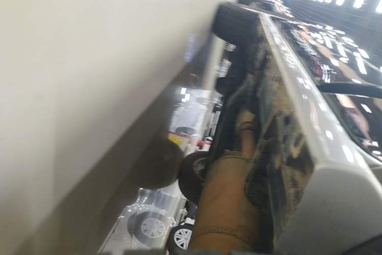 Used Mitsubishi Pajero 2019 V97 3.8L 5-Door GLS Middle East Edition Left Side Sill