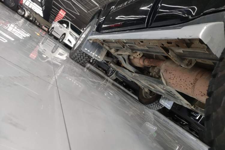 Used Mitsubishi Pajero 2019 3.0L Automatic Standard Edition Left Side Sill