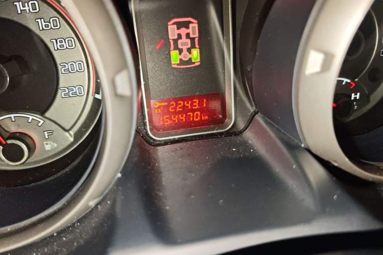 Used Mitsubishi Pajero 2019 3.0L Automatic Comfort Edition Odometer Close Up