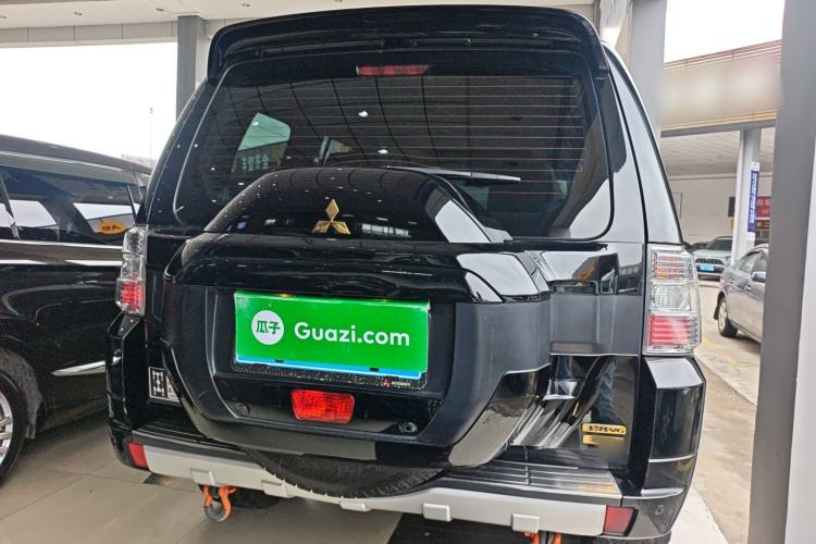 Used Mitsubishi Pajero 2019 V97 3.8L 5-Door GLS Middle East Edition Rear
