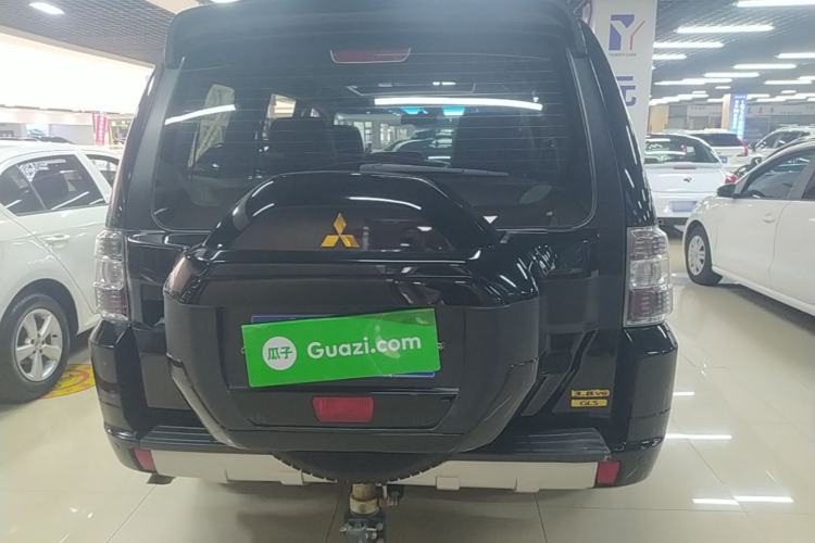Used Mitsubishi Pajero 2019 V97 3.8L 5-Door GLS Middle East Edition Rear