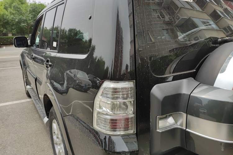 Used Mitsubishi Pajero 2019 3.0L Automatic Standard Edition Rear Left 45 Deg