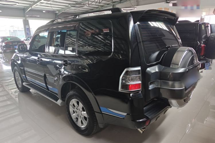 Used Mitsubishi Pajero 2019 3.0L Automatic Comfort Edition Rear Left 45 Deg