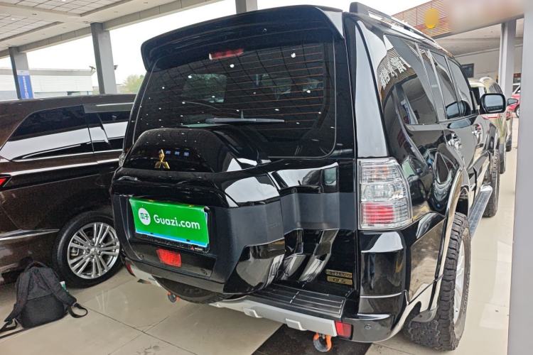Used Mitsubishi Pajero 2019 V97 3.8L 5-Door GLS Middle East Edition Rear Right 45 Deg