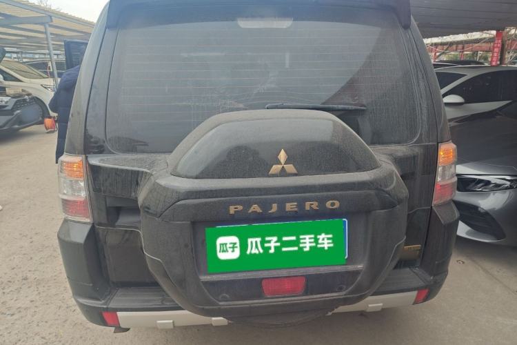Used Mitsubishi Pajero 2019 V97 3.8L 5-Door GLS Middle East Edition Rear