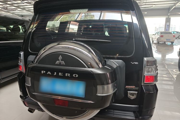 Used Mitsubishi Pajero 2019 3.0L Automatic Comfort Edition Rear