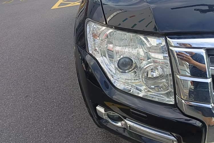 Used Mitsubishi Pajero 2019 3.0L Automatic Comfort Edition Right Front Headlight