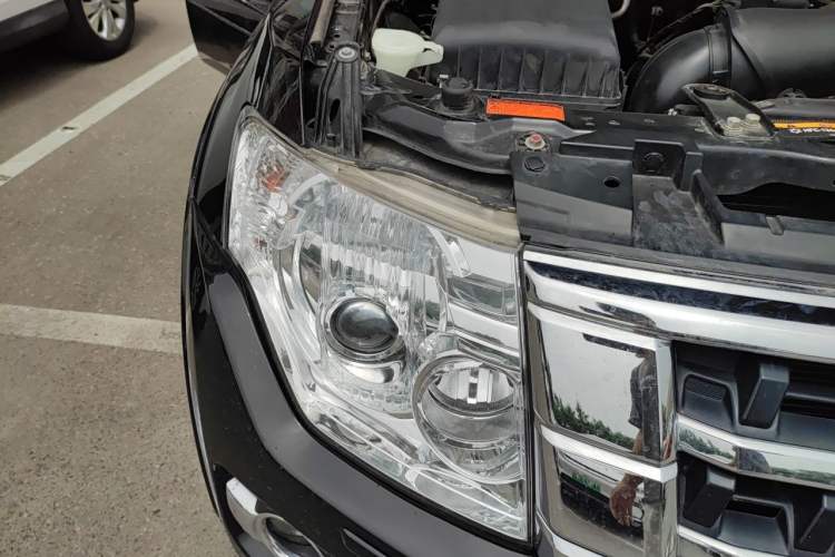 Used Mitsubishi Pajero 2019 3.0L Automatic Standard Edition Right Front Headlight