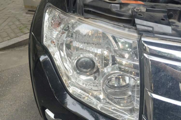 Used Mitsubishi Pajero 2019 3.0L Automatic Luxury Edition Right Front Headlight