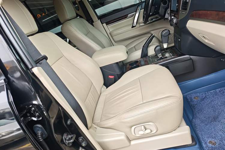 Used Mitsubishi Pajero 2019 V97 3.8L 5-Door GLS Middle East Edition Right Front Seat
