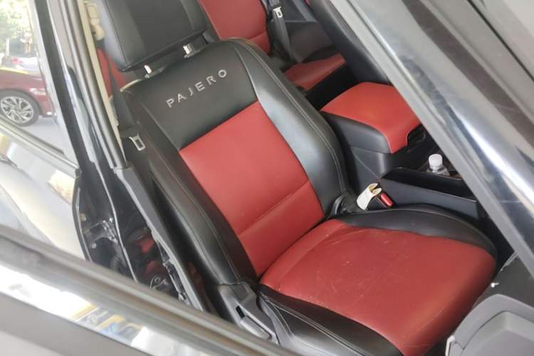 Used Mitsubishi Pajero 2019 3.0L Automatic Standard Edition Right Front Seat