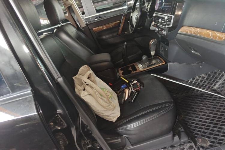 Used Mitsubishi Pajero 2019 3.0L Automatic Comfort Edition Right Front Seat