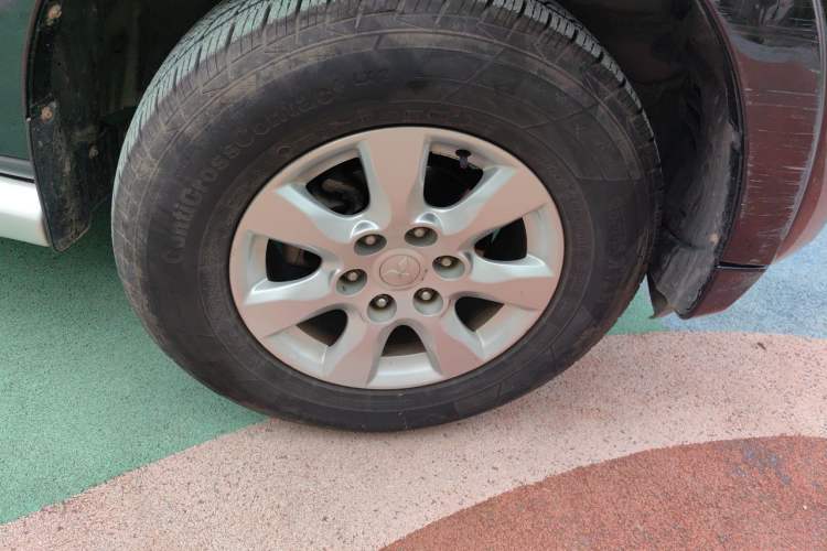 Used Mitsubishi Pajero 2019 3.0L Automatic Luxury Edition Right Front Wheel Hub