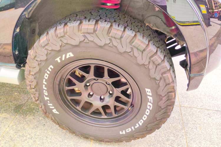 Used Mitsubishi Pajero 2019 V97 3.8L 5-Door GLS Middle East Edition Right Front Wheel Hub