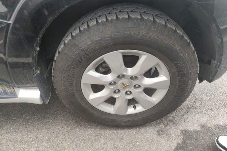 Used Mitsubishi Pajero 2019 3.0L Automatic Prestige Edition Right Front Wheel Hub