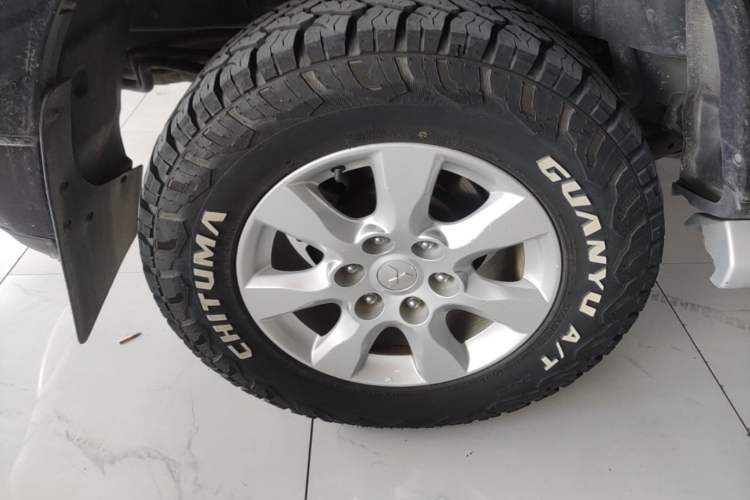 Used Mitsubishi Pajero 2019 3.0L Automatic Standard Edition Right Rear Wheel Hub