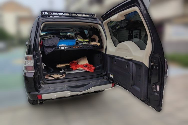 Used Mitsubishi Pajero 2019 3.0L Automatic Luxury Edition Trunk