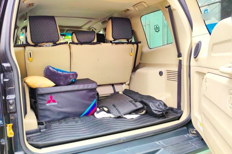 Used Mitsubishi Pajero 2019 V97 3.8L 5-Door GLS Middle East Edition Trunk