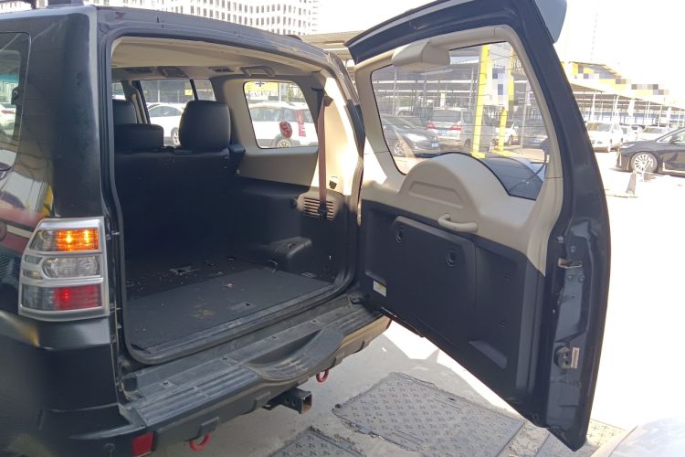 Used Mitsubishi Pajero 2019 3.0L Automatic Standard Edition Trunk