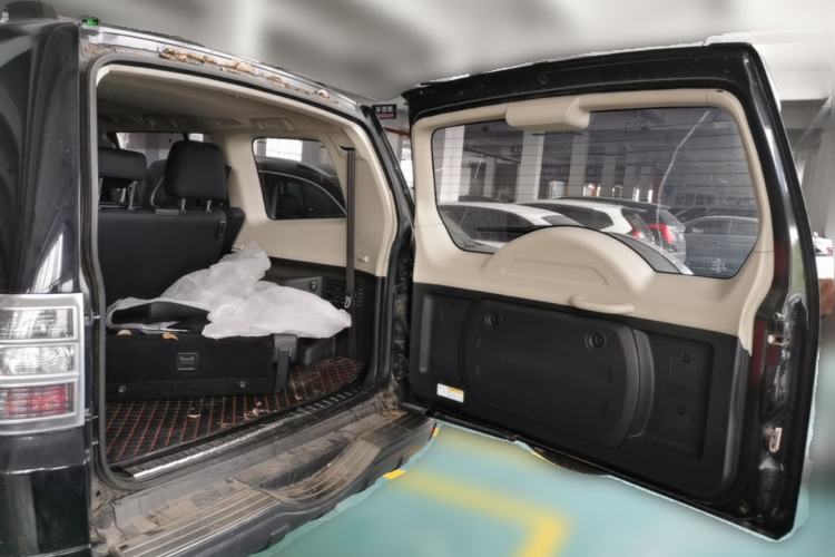 Used Mitsubishi Pajero 2019 3.0L Automatic Standard Edition Trunk