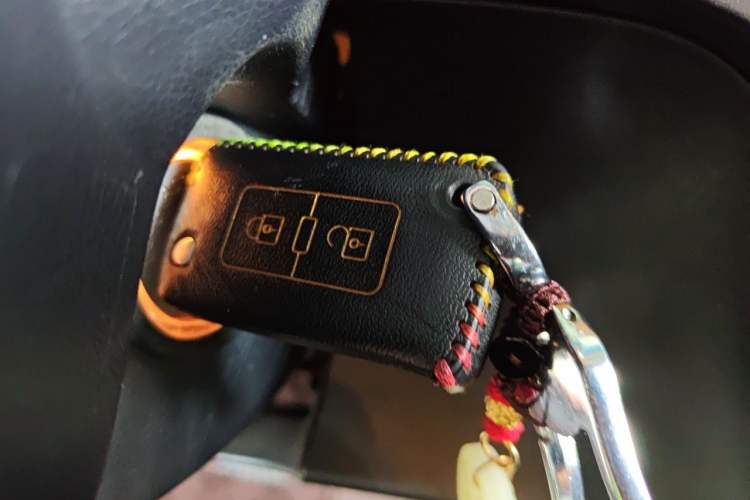 Used Mitsubishi Pajero 2019 3.0L Automatic Comfort Edition Vehicle Key