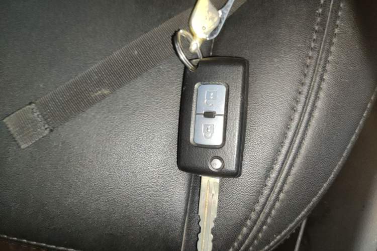 Used Mitsubishi Pajero 2019 3.0L Automatic Standard Edition Vehicle Key