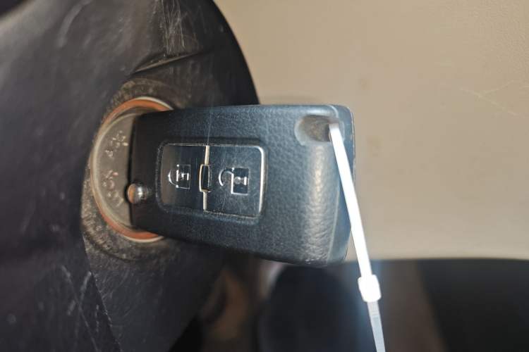 Used Mitsubishi Pajero 2019 V97 3.8L 5-Door GLS Middle East Edition Vehicle Key