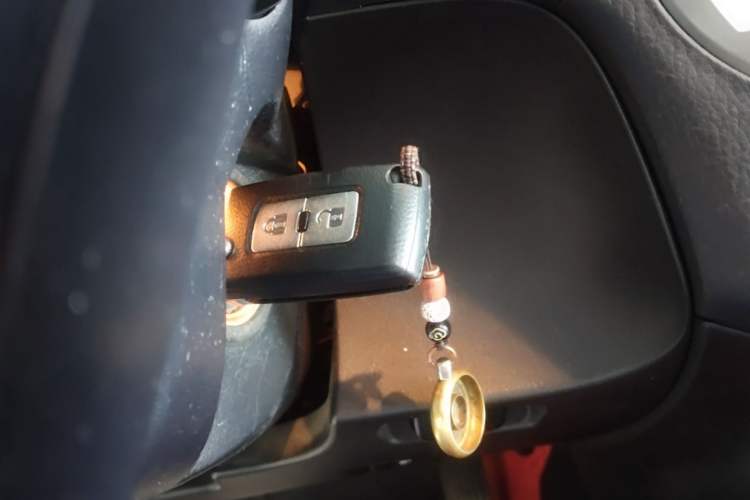 Used Mitsubishi Pajero 2019 3.0L Automatic Standard Edition Vehicle Key