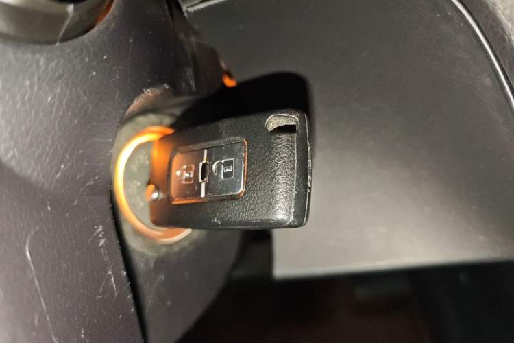 Used Mitsubishi Pajero 2019 3.0L Automatic Comfort Edition Vehicle Key