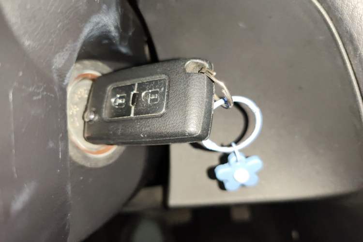 Used Mitsubishi Pajero 2019 3.0L Automatic Comfort Edition Vehicle Key