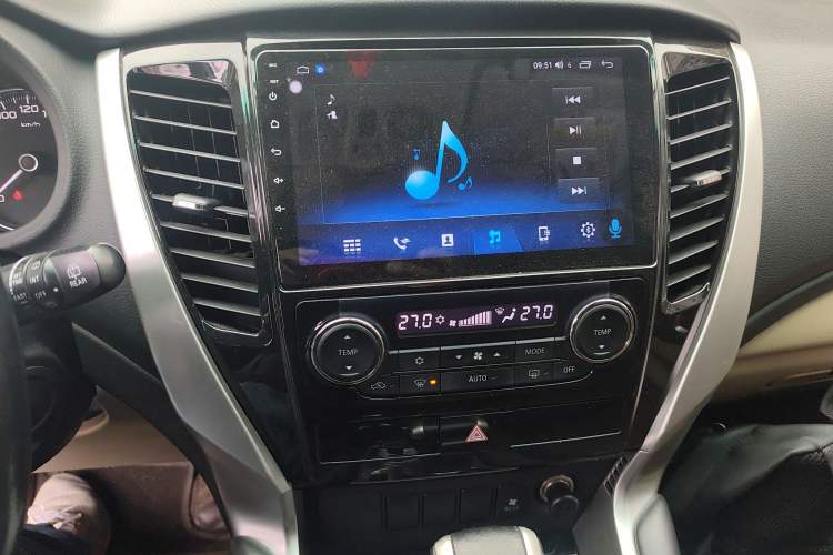 Used Mitsubishi Pajero 2019 3.0L Automatic Standard Edition Audio And AC Panel