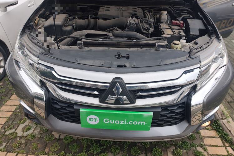 Used Mitsubishi Pajero 2019 3.0L Automatic Standard Edition Engine Bay