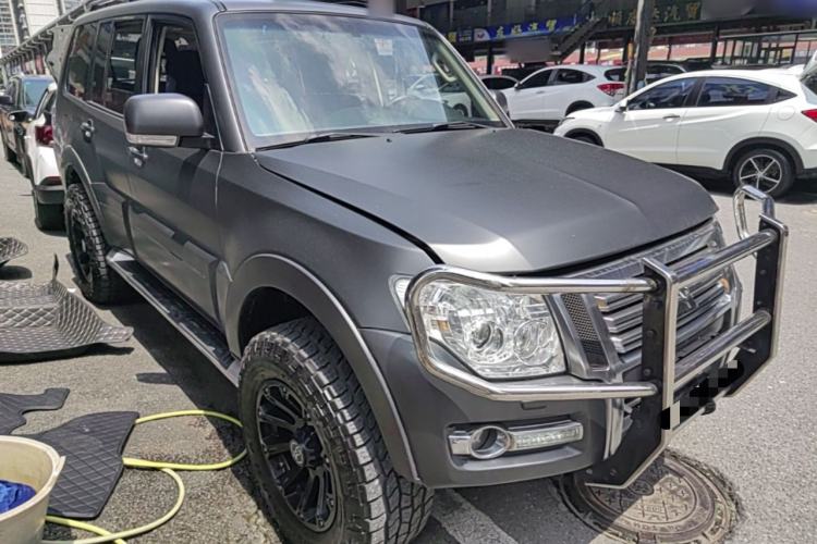 Used Mitsubishi Pajero 2019 3.0L Automatic Comfort Edition Front Right 45 Deg