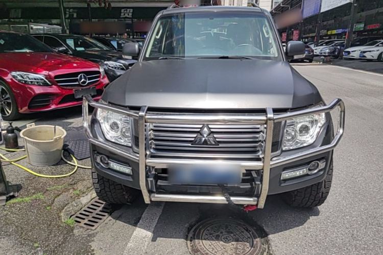 Used Mitsubishi Pajero 2019 3.0L Automatic Comfort Edition Front