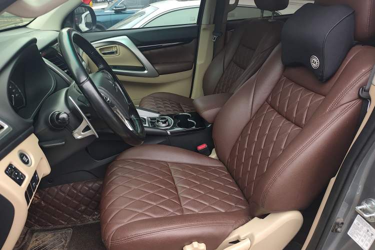 Used Mitsubishi Pajero 2019 3.0L Automatic Standard Edition Left Front Seat
