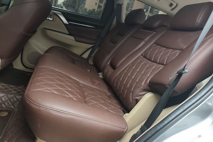 Used Mitsubishi Pajero 2019 3.0L Automatic Standard Edition Left Rear Seat