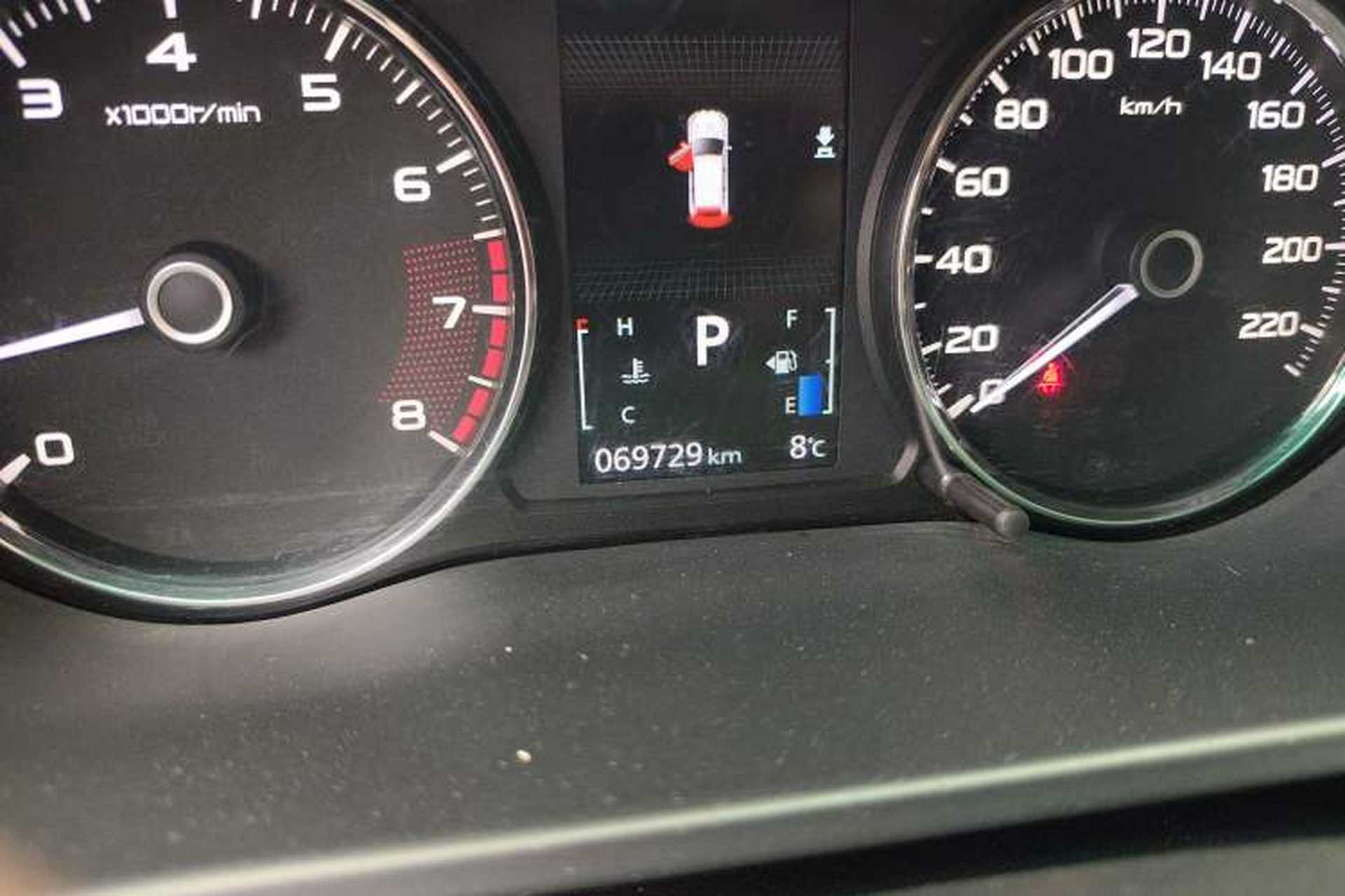 Used Mitsubishi Pajero 2019 3.0L Automatic Standard Edition Odometer Close Up