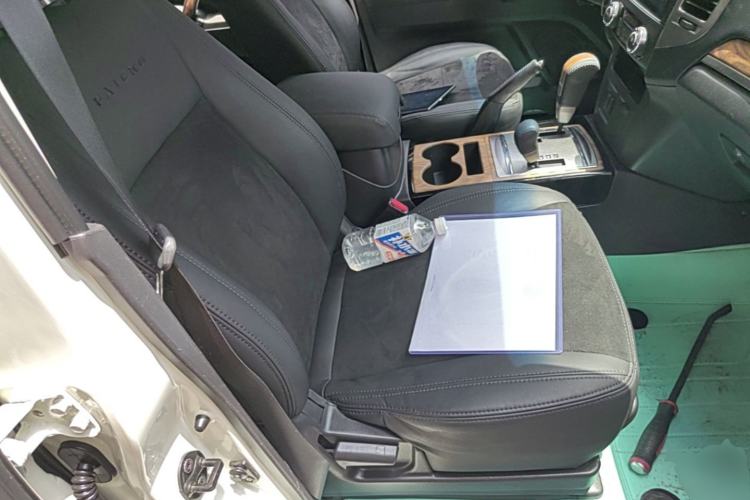 Used Mitsubishi Pajero 2019 3.0L Automatic Comfort Edition Right Front Seat