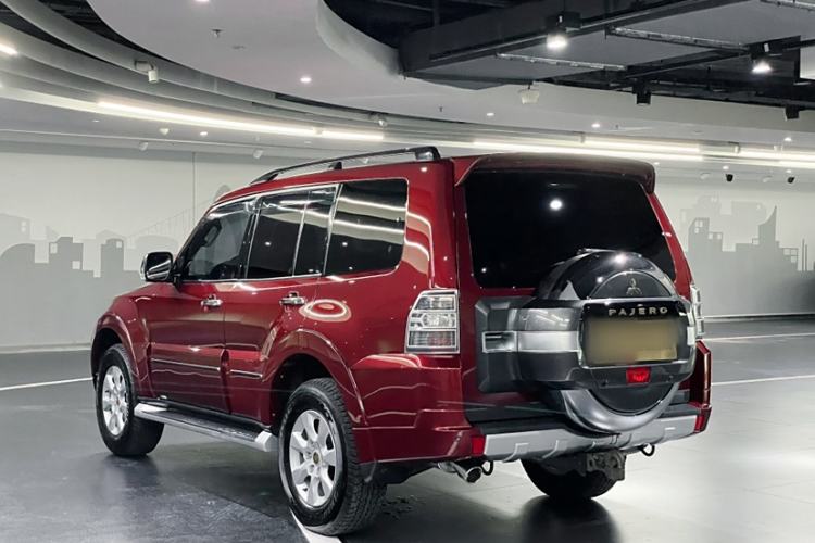 Used Mitsubishi Pajero 2019 3.0L Automatic Prestige Edition Exterior 10