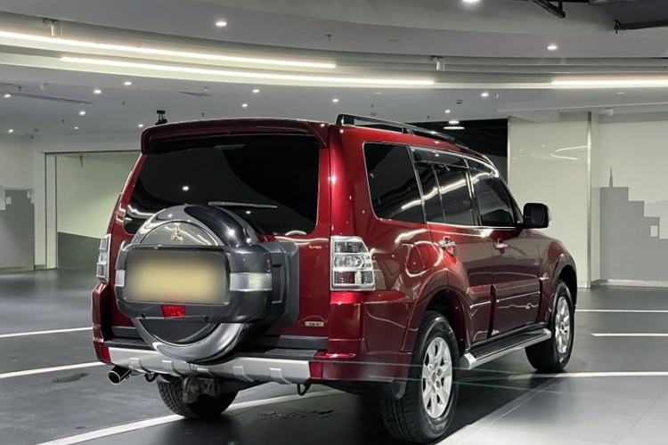 Used Mitsubishi Pajero 2019 3.0L Automatic Prestige Edition Exterior 11